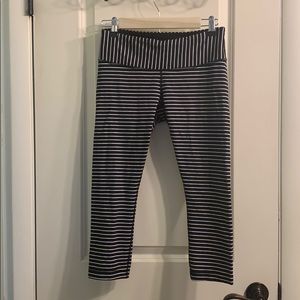 Lululemon wunder under crop black white stripe 8